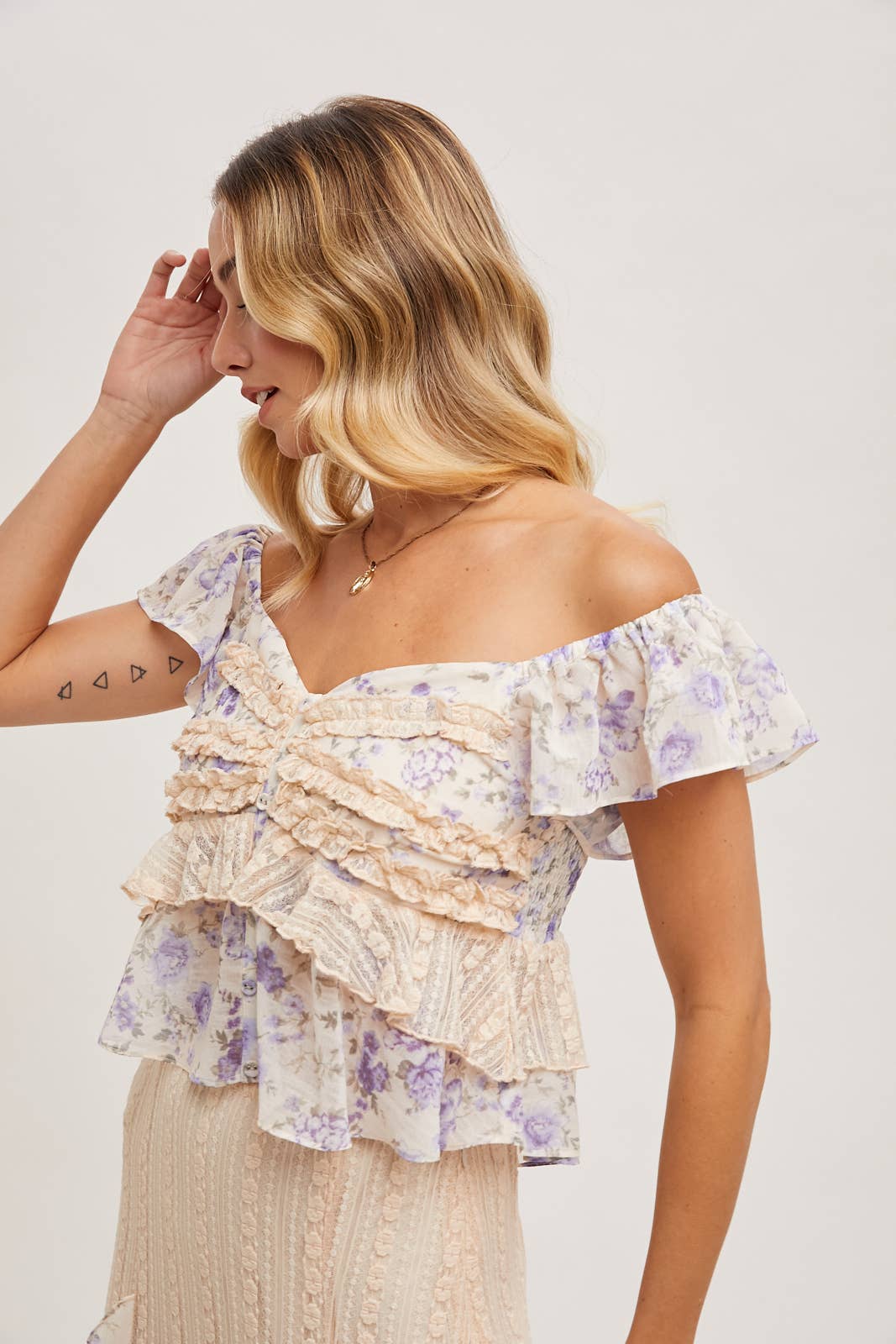 FLORAL SWEETHEART NECK TOP