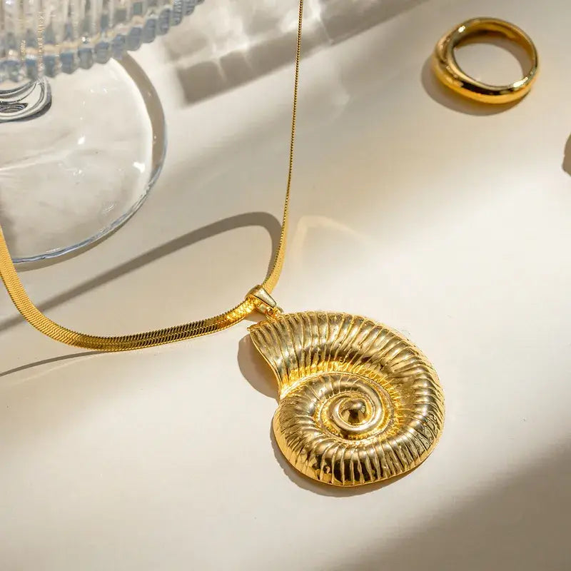 The Shell Necklace